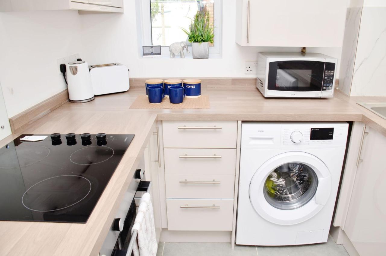 Sm Dreams Unlimited Serviced Accommodation- Stanwell-Staines-Heathrow Екстер'єр фото