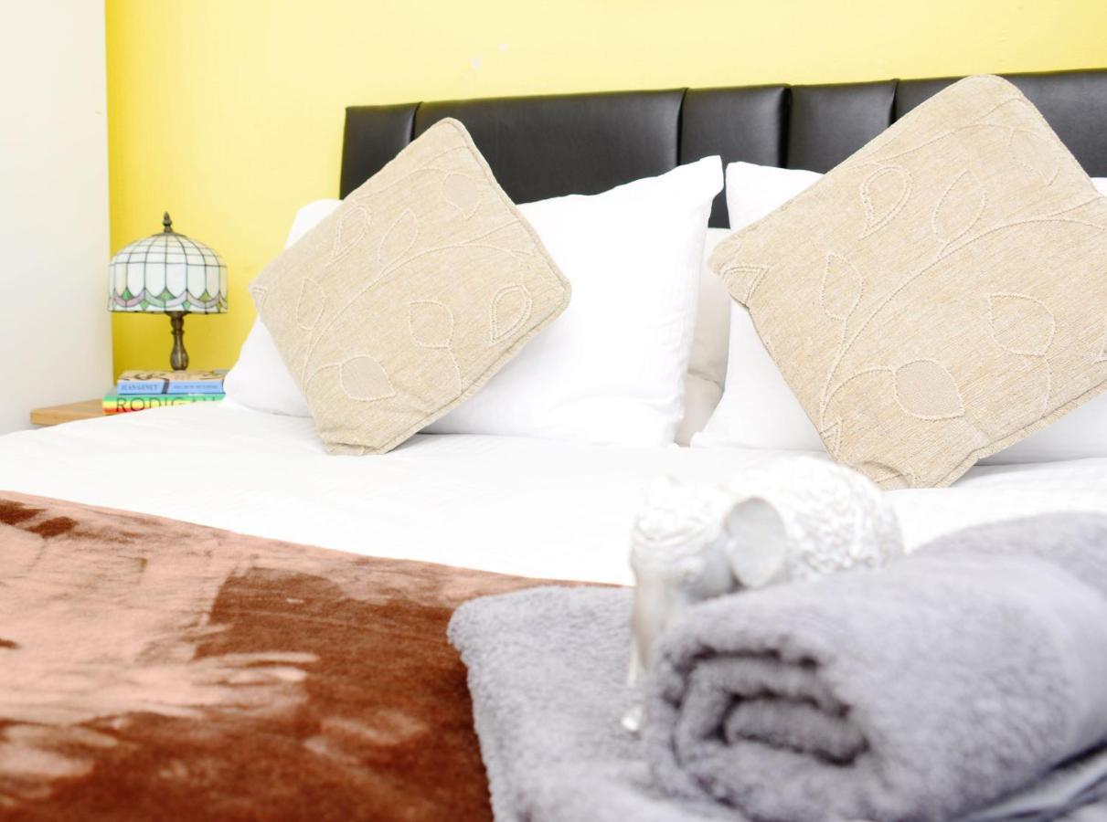 Sm Dreams Unlimited Serviced Accommodation- Stanwell-Staines-Heathrow Екстер'єр фото