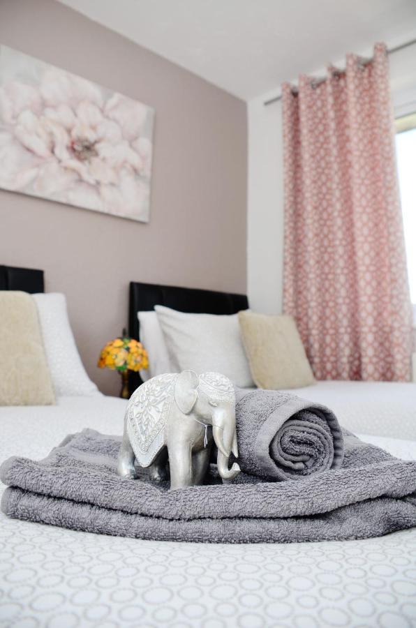 Sm Dreams Unlimited Serviced Accommodation- Stanwell-Staines-Heathrow Екстер'єр фото