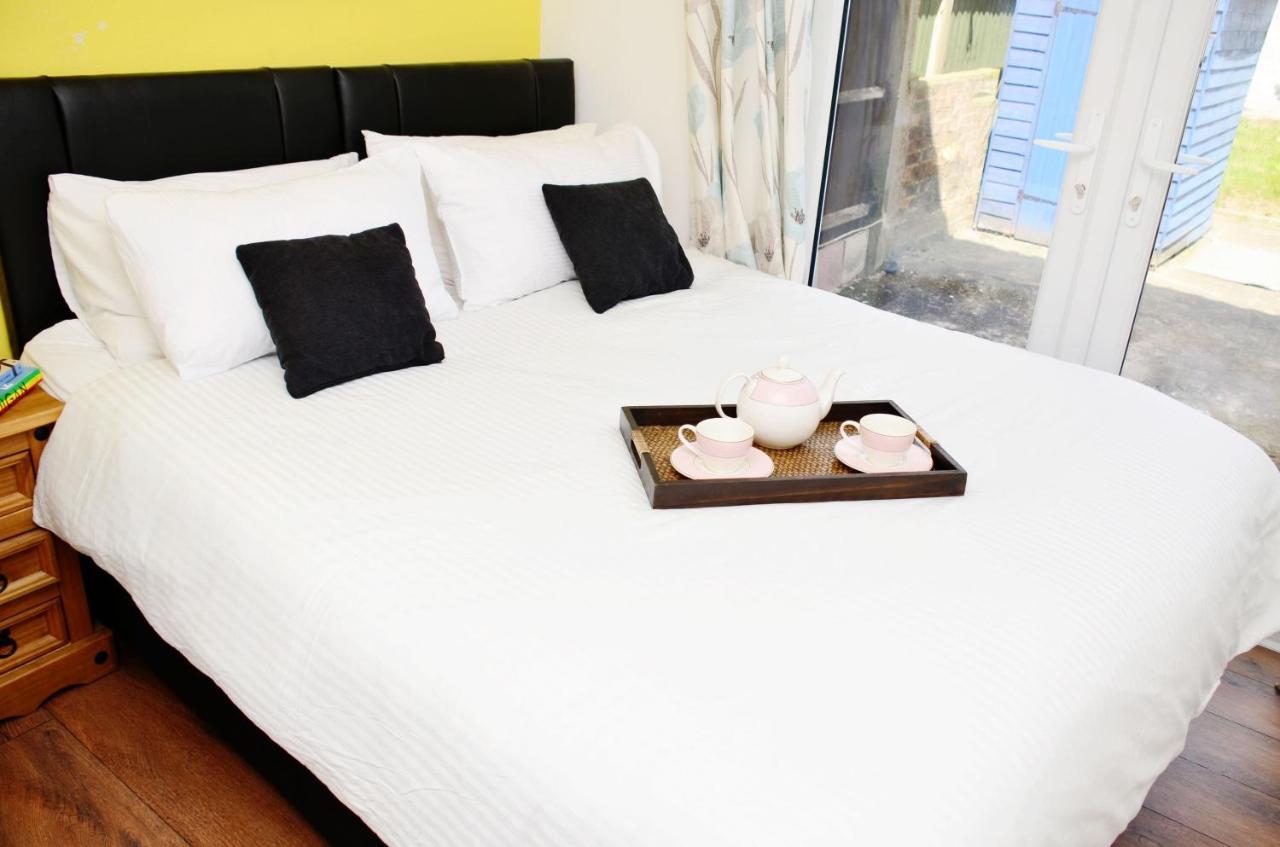Sm Dreams Unlimited Serviced Accommodation- Stanwell-Staines-Heathrow Екстер'єр фото