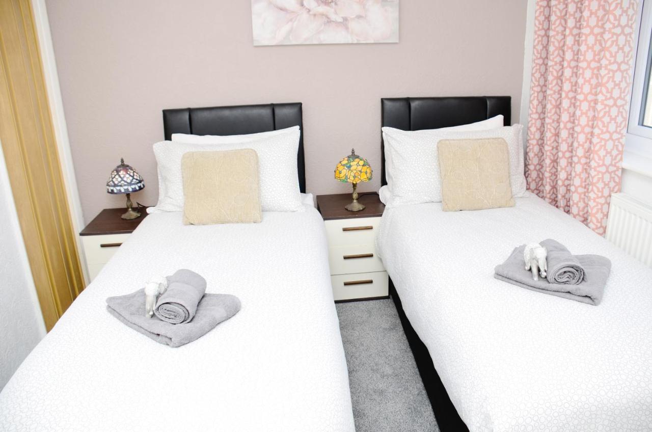 Sm Dreams Unlimited Serviced Accommodation- Stanwell-Staines-Heathrow Екстер'єр фото