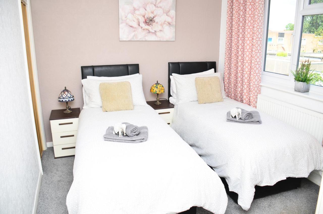 Sm Dreams Unlimited Serviced Accommodation- Stanwell-Staines-Heathrow Екстер'єр фото