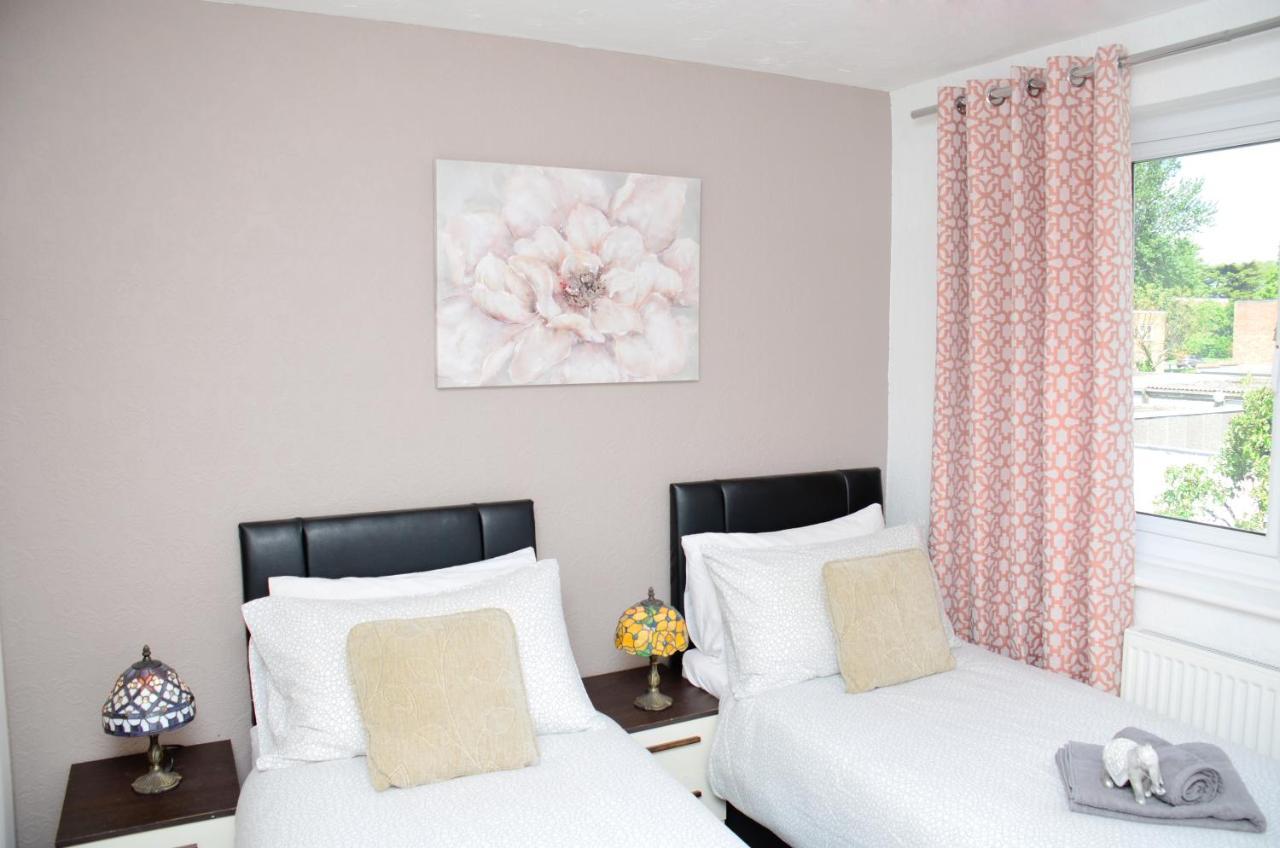Sm Dreams Unlimited Serviced Accommodation- Stanwell-Staines-Heathrow Екстер'єр фото