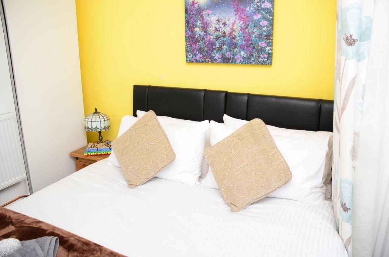 Sm Dreams Unlimited Serviced Accommodation- Stanwell-Staines-Heathrow Екстер'єр фото