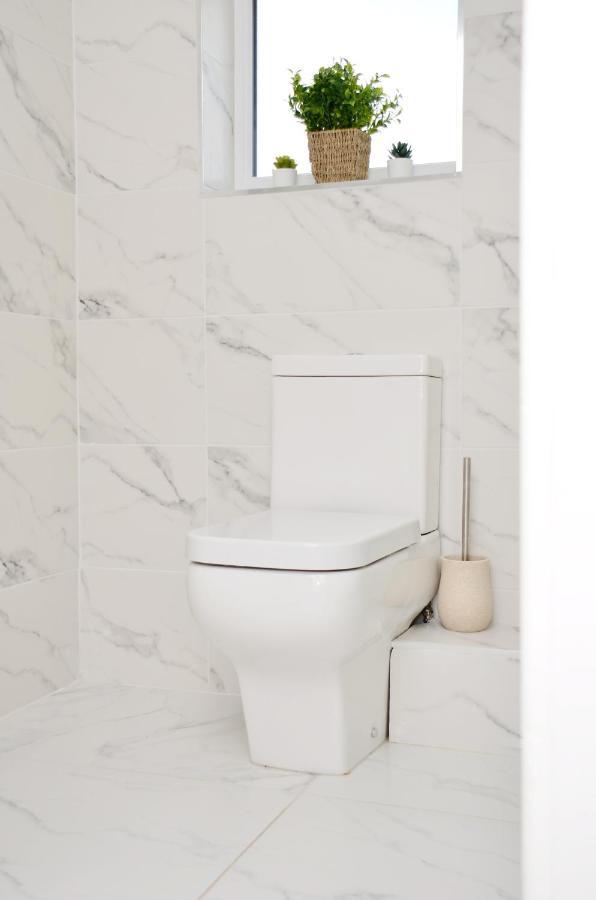 Sm Dreams Unlimited Serviced Accommodation- Stanwell-Staines-Heathrow Екстер'єр фото