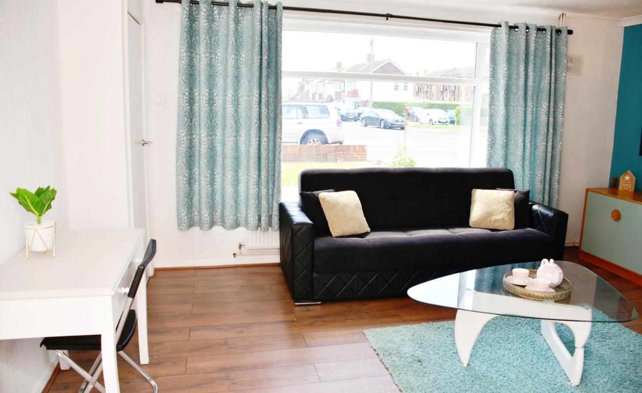 Sm Dreams Unlimited Serviced Accommodation- Stanwell-Staines-Heathrow Екстер'єр фото