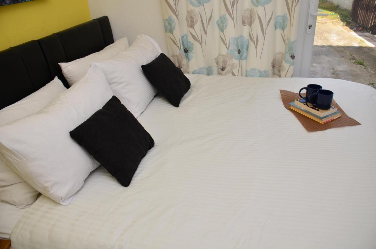 Sm Dreams Unlimited Serviced Accommodation- Stanwell-Staines-Heathrow Екстер'єр фото