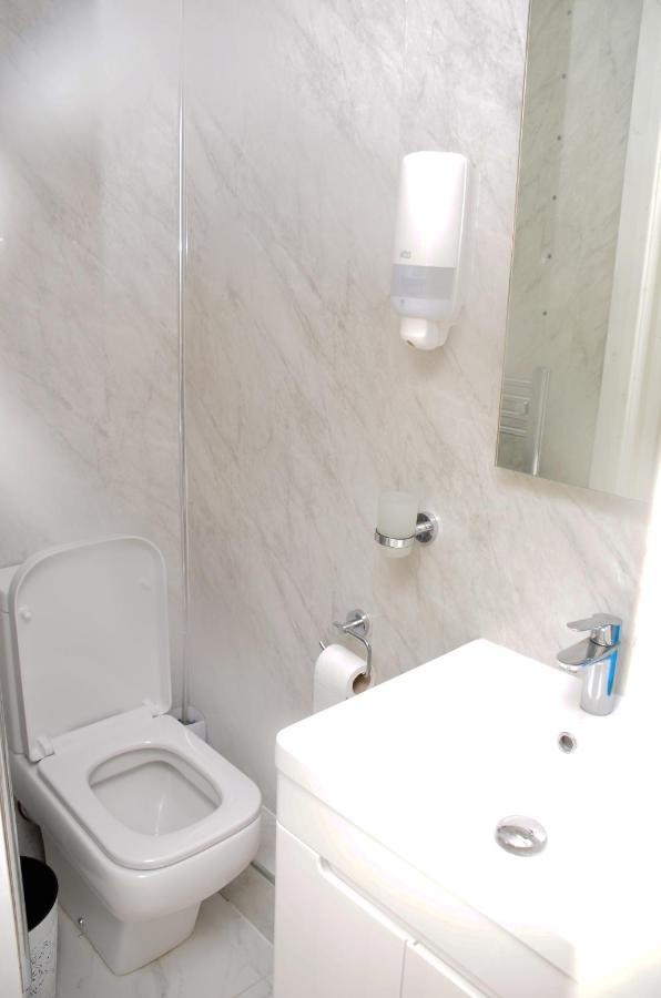 Sm Dreams Unlimited Serviced Accommodation- Stanwell-Staines-Heathrow Екстер'єр фото
