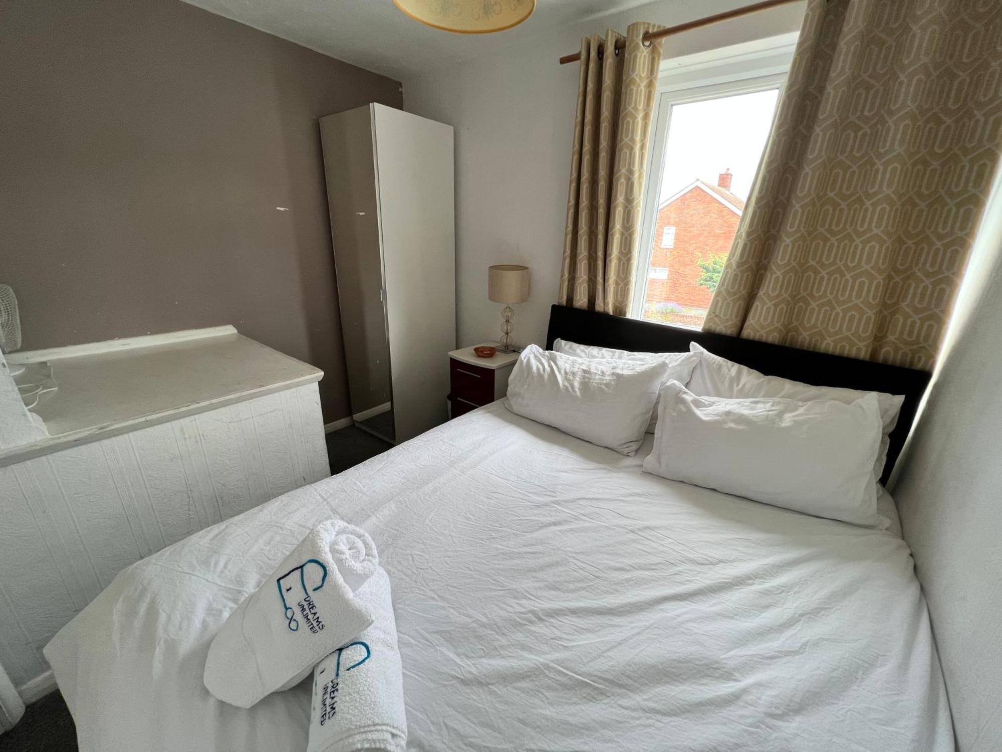 Sm Dreams Unlimited Serviced Accommodation- Stanwell-Staines-Heathrow Екстер'єр фото