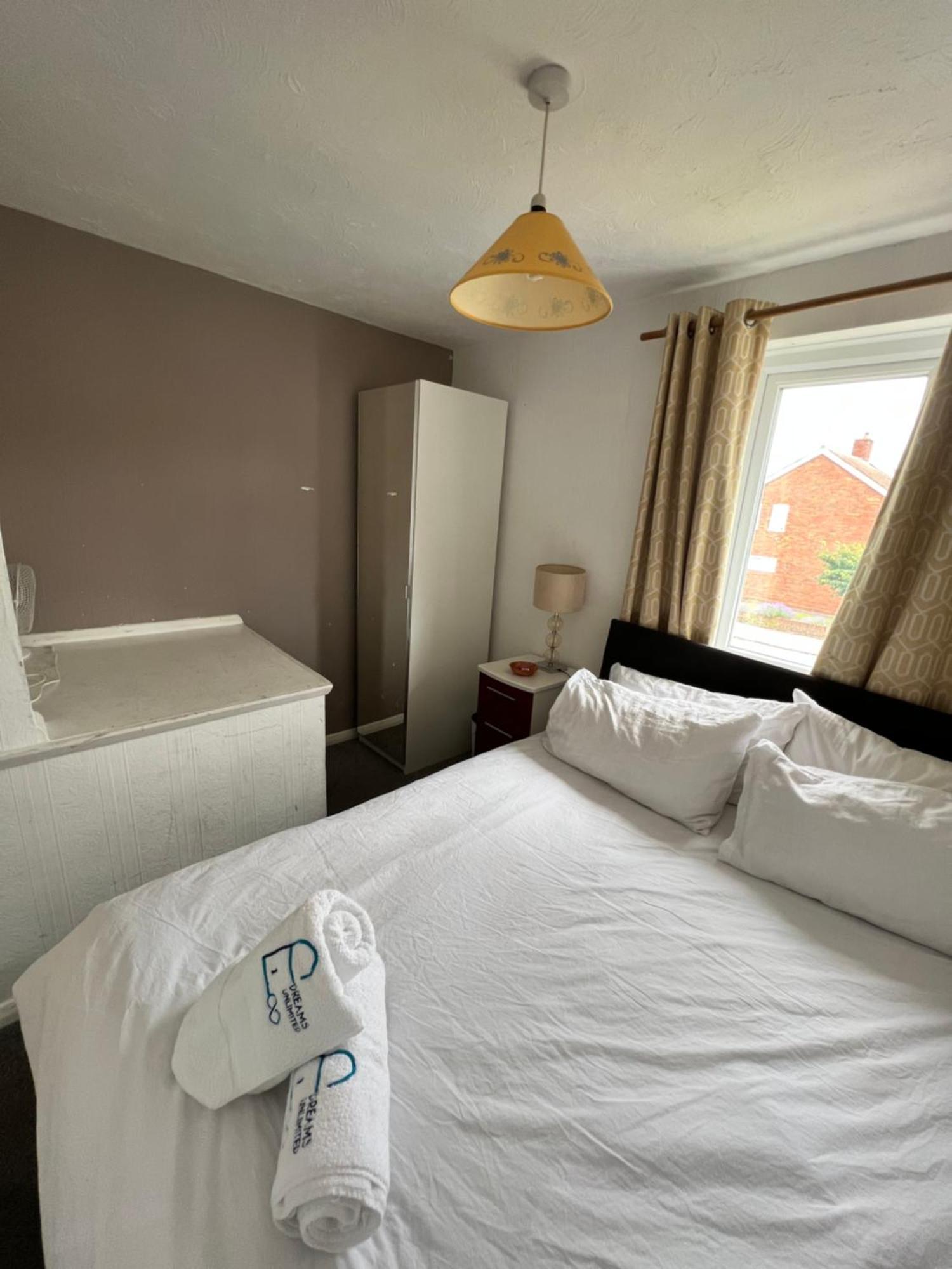 Sm Dreams Unlimited Serviced Accommodation- Stanwell-Staines-Heathrow Екстер'єр фото